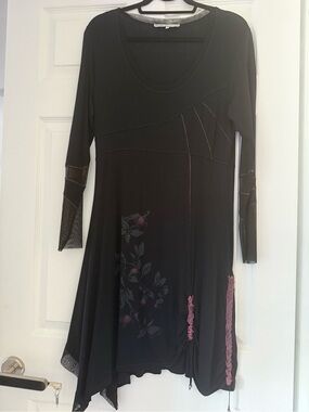 Long-Sleeve Black Floral Detail Asymmetrical Dress